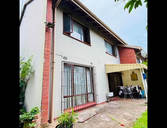 3 BEDROOM APARTMENT FOR SALE IN NEW GERMANY